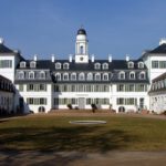 Führung durch Rumpenheimer Schlosspark beleuchtet Adelshistorie und Gartenanlage