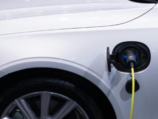 Offenbach will bis 2026 rund 100 öffentliche Ladepunkte für E-Autos bereitstellen