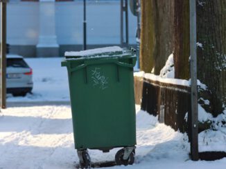 Schneefall verzögerte Müllabfuhr in Offenbach: Nachleerungen bis Samstag abgeschlossen