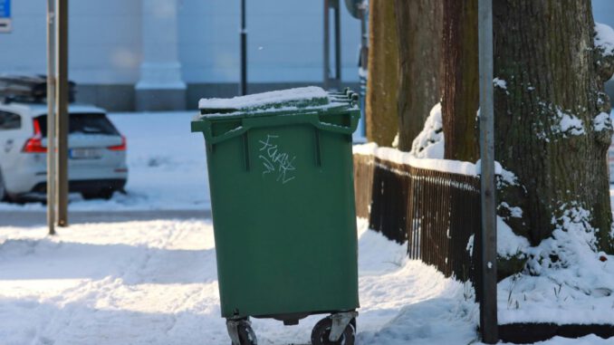 Schneefall verzögerte Müllabfuhr in Offenbach: Nachleerungen bis Samstag abgeschlossen